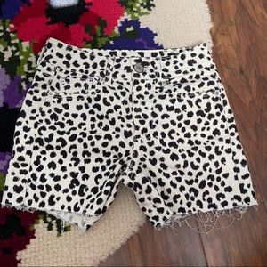 American Eagle White & Black Raw Hem Denim Shorts Size 00